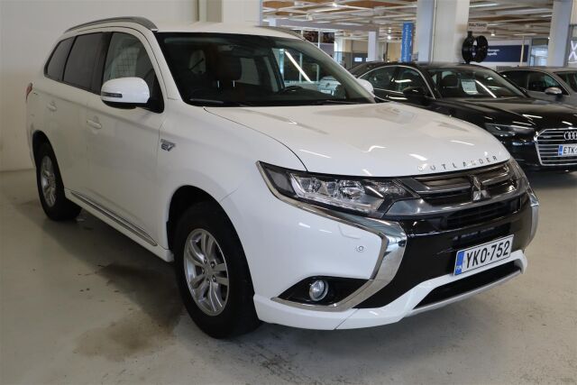 MITSUBISHI Outlander 2017 2,0 MIVEC Intense CVT 4WD 5P