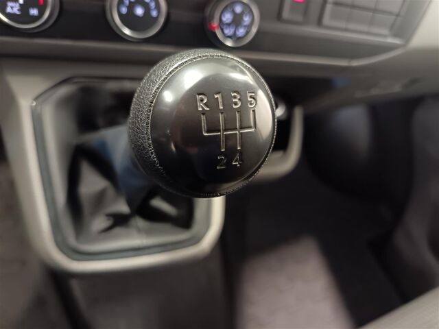 VOLKSWAGEN TRANSPORTER 2021 umpipakettiauto 2,0 TDI 66 kW PRO