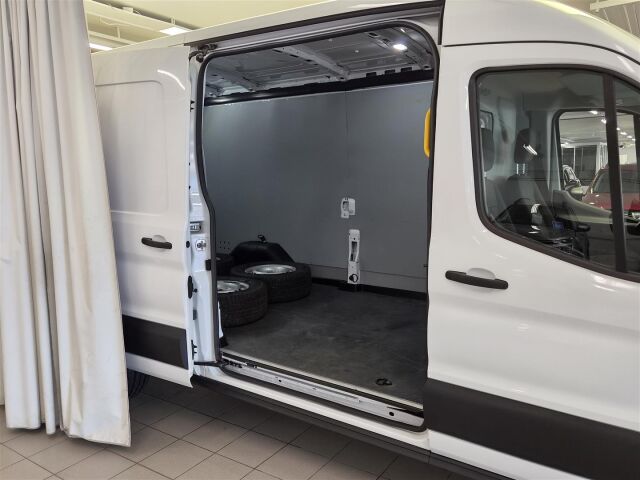 Ford Transit 2022 Van 350 2,0 TDCi 130 hv M6 Etuveto Trend L3H2 4,43