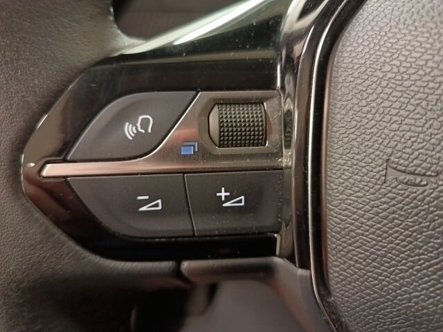 PEUGEOT e-2008 2022 Active Pack 50 kWh 136 Automaatti