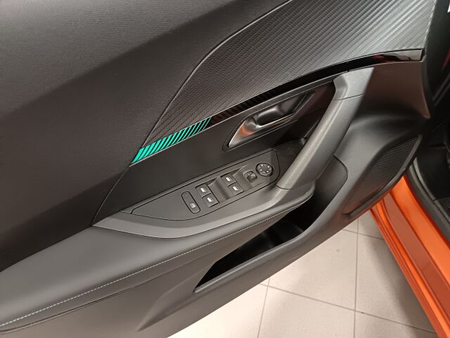 PEUGEOT 2008 2022 Allure Pack PureTech 130 EAT8-automaatti