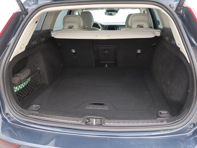 Volvo V60 2022 B3 MHEV Momentum Edition DCT Automaatti