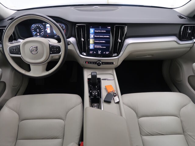 Volvo V60 2022 B3 MHEV Momentum Edition DCT Automaatti