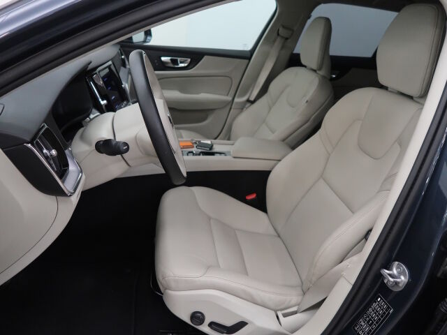 Volvo V60 2022 B3 MHEV Momentum Edition DCT Automaatti