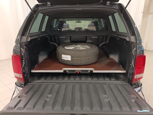 VOLKSWAGEN Amarok 2019 DC Highline 3,0 TDI 150kW Autom. 4MOTION 3080kg "B&W"*HARVINAISTA HERKKUA 5-PAIKKAISENA* OSTA POIS!