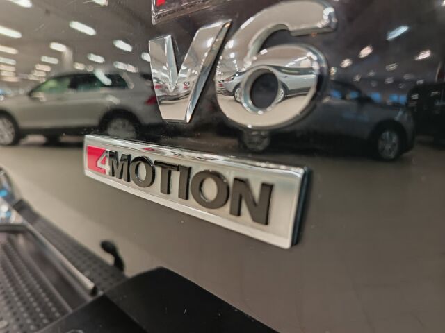 VOLKSWAGEN Amarok 2019 DC Highline 3,0 TDI 150kW Autom. 4MOTION 3080kg "B&W"*HARVINAISTA HERKKUA 5-PAIKKAISENA* OSTA POIS!