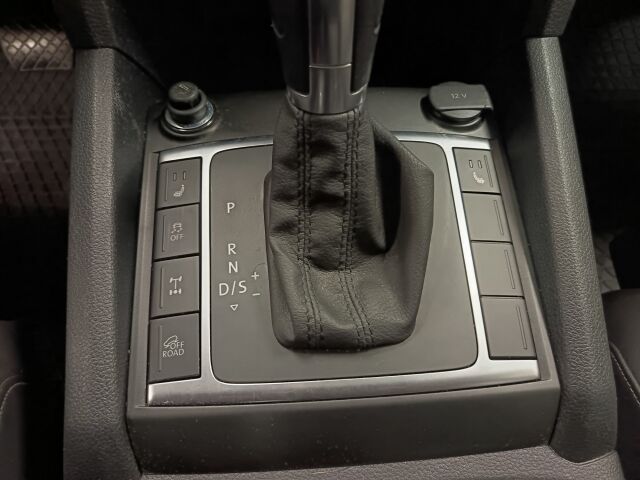 VOLKSWAGEN Amarok 2019 DC Highline 3,0 TDI 150kW Autom. 4MOTION 3080kg "B&W"*HARVINAISTA HERKKUA 5-PAIKKAISENA* OSTA POIS!