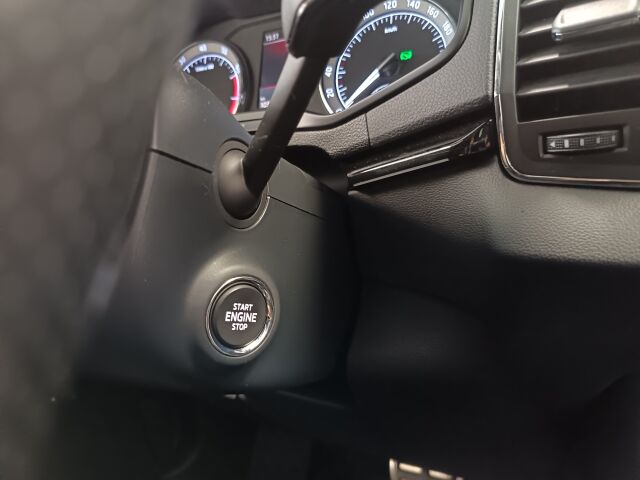 SKODA Karoq 2019 1,5 TSI 4x4 SportLine Edition DSG Autom.