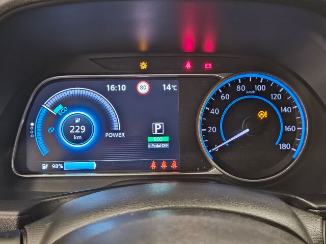 NISSAN Leaf 2021 N-Connecta 40 kWh LED FI