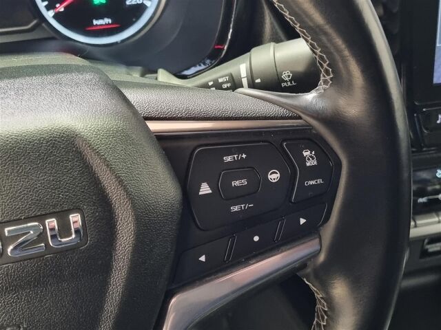 ISUZU D-Max 2022 Double Cab 163 TDi 4WD 6AT LSE Two-Seater  * ACC / Pa-Lämmitin / Koukku / Keyless / P-kamera *