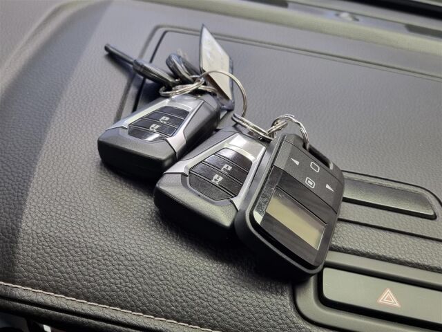 ISUZU D-Max 2022 Double Cab 163 TDi 4WD 6AT LSE Two-Seater  * ACC / Pa-Lämmitin / Koukku / Keyless / P-kamera *