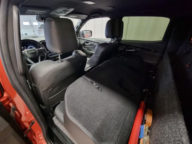 ISUZU D-Max 2022 Double Cab 163 TDi 4WD 6AT LSE Two-Seater  * ACC / Pa-Lämmitin / Koukku / Keyless / P-kamera *