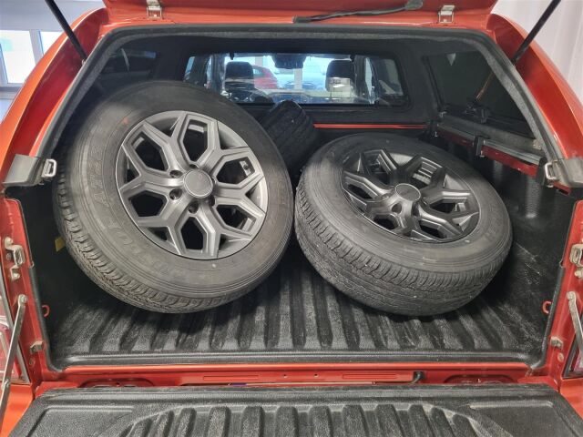 ISUZU D-Max 2022 Double Cab 163 TDi 4WD 6AT LSE Two-Seater  * ACC / Pa-Lämmitin / Koukku / Keyless / P-kamera *