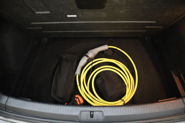 VOLKSWAGEN Golf 2020 e-Golf 100 kW (136 hv) automaatti