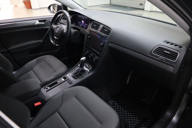 VOLKSWAGEN Golf 2020 e-Golf 100 kW (136 hv) automaatti