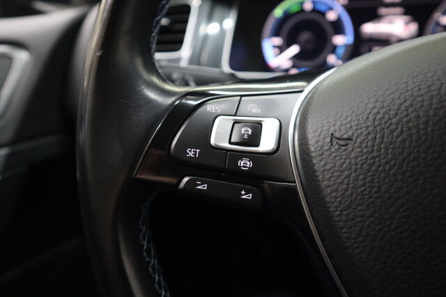 VOLKSWAGEN Golf 2020 e-Golf 100 kW (136 hv) automaatti