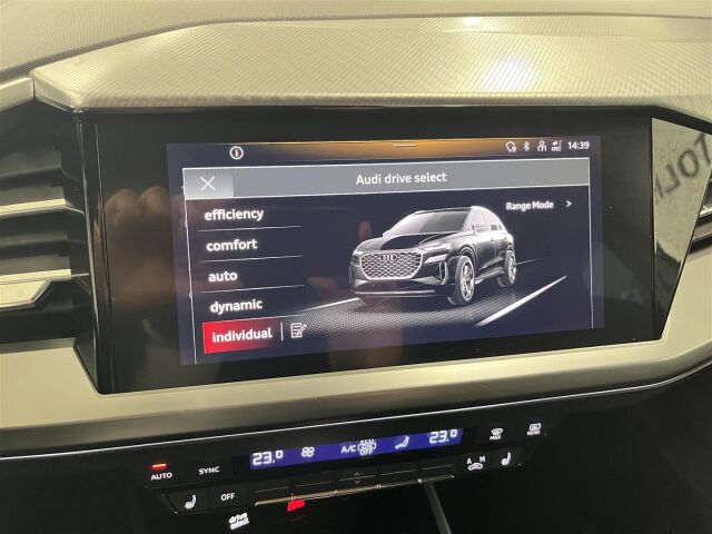 Audi Q4 e-tron 2022 50 e-tron quattro, 1-omisteinen suomiauto! Matriisi ledit, vetokoukku, uudet kesärenkaat! Takuu!