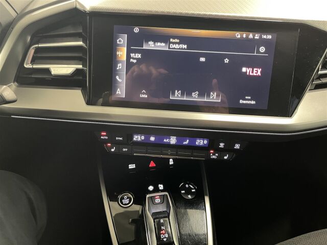 Audi Q4 e-tron 2022 50 e-tron quattro, 1-omisteinen suomiauto! Matriisi ledit, vetokoukku, uudet kesärenkaat! Takuu!