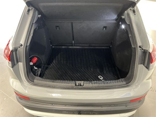 Audi Q4 e-tron 2022 50 e-tron quattro, 1-omisteinen suomiauto! Matriisi ledit, vetokoukku, uudet kesärenkaat! Takuu!