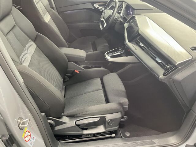 Audi Q4 e-tron 2022 50 e-tron quattro, 1-omisteinen suomiauto! Matriisi ledit, vetokoukku, uudet kesärenkaat! Takuu!