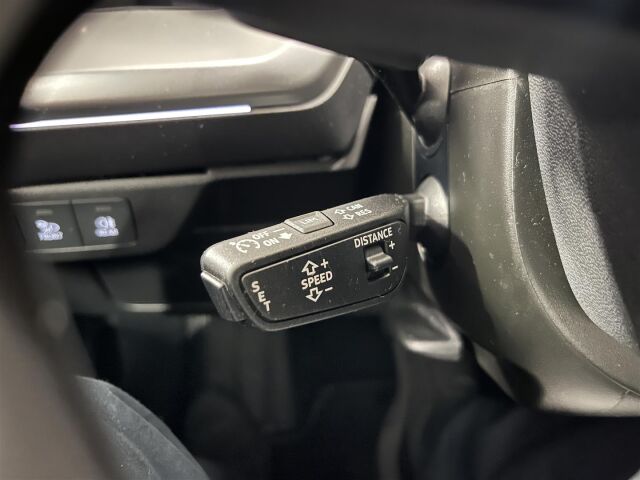 Audi Q4 e-tron 2022 50 e-tron quattro, 1-omisteinen suomiauto! Matriisi ledit, vetokoukku, uudet kesärenkaat! Takuu!