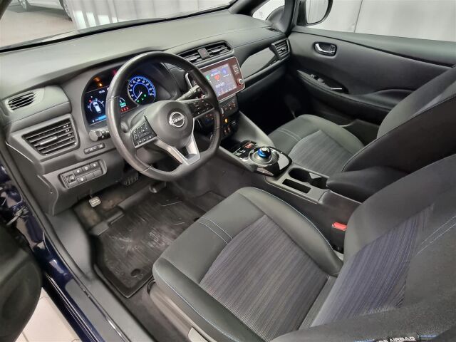 NISSAN Leaf 2023 N-Connecta MY22 39 kWh LED FI / Navi / 360-Kamera / ACC / Koukku