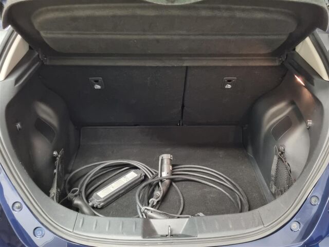 NISSAN Leaf 2023 N-Connecta MY22 39 kWh LED FI / Navi / 360-Kamera / ACC / Koukku
