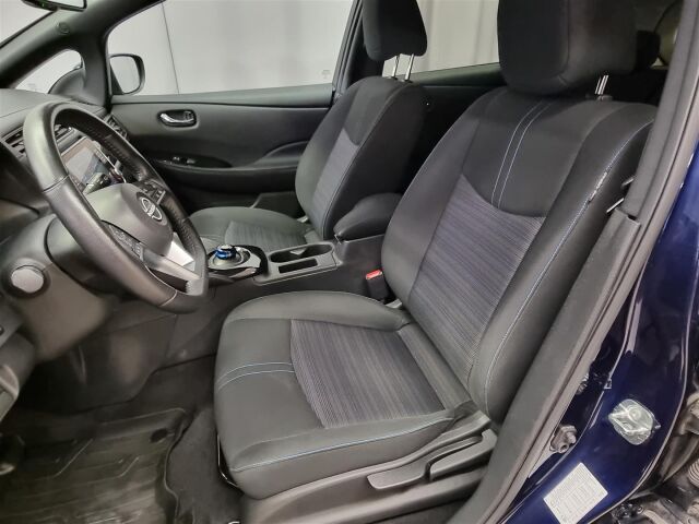 NISSAN Leaf 2023 N-Connecta MY22 39 kWh LED FI / Navi / 360-Kamera / ACC / Koukku