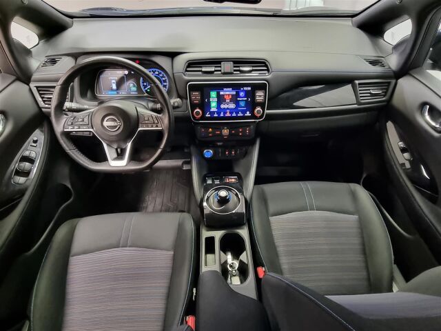 NISSAN Leaf 2023 N-Connecta MY22 39 kWh LED FI / Navi / 360-Kamera / ACC / Koukku