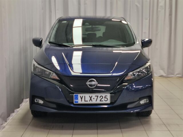 NISSAN Leaf 2023 N-Connecta MY22 39 kWh LED FI / Navi / 360-Kamera / ACC / Koukku