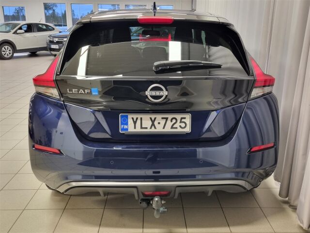 NISSAN Leaf 2023 N-Connecta MY22 39 kWh LED FI / Navi / 360-Kamera / ACC / Koukku