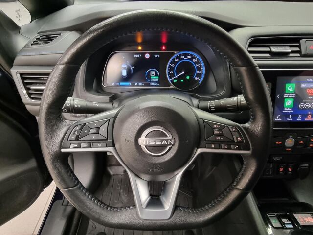 NISSAN Leaf 2023 N-Connecta MY22 39 kWh LED FI / Navi / 360-Kamera / ACC / Koukku
