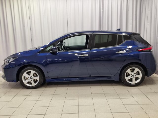 NISSAN Leaf 2023 N-Connecta MY22 39 kWh LED FI / Navi / 360-Kamera / ACC / Koukku