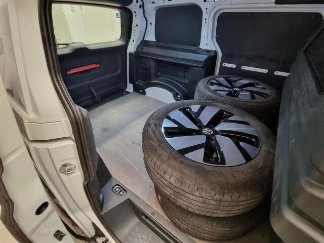 VOLKSWAGEN ID. Buzz Cargo 2023 Cargo 150kW PRO Business 77 kWh  * 1 omistaja / Alv. / Vetokoukku / ACC  *
