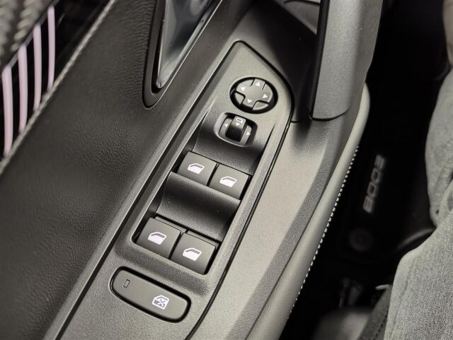 Peugeot 2008 2026 Allure Hybrid 145 Automaatti