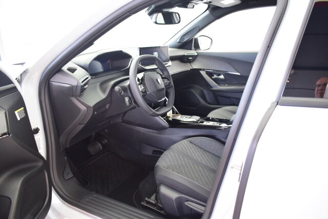 Peugeot 2008 2026 Allure Hybrid 145 Automaatti * Korko 1,9% + kulut *