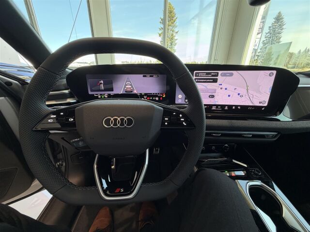 Audi A6 2026 Avant e-hybrid quattro 220 kW | Tehdastakuu 5v / 100tkm |