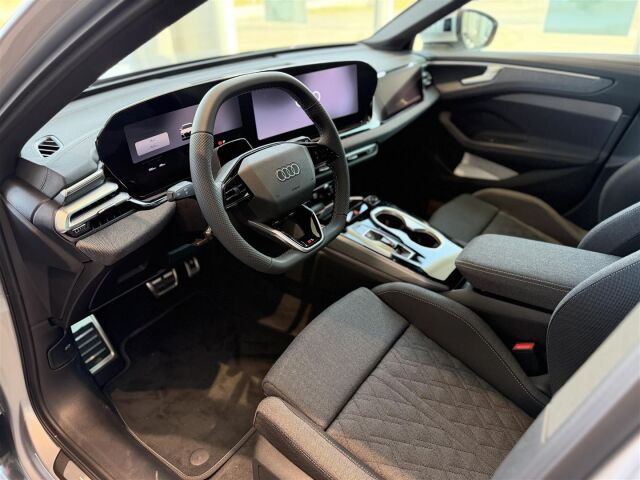 Audi A6 2026 Avant e-hybrid quattro 220 kW | Tehdastakuu 5v / 100tkm |