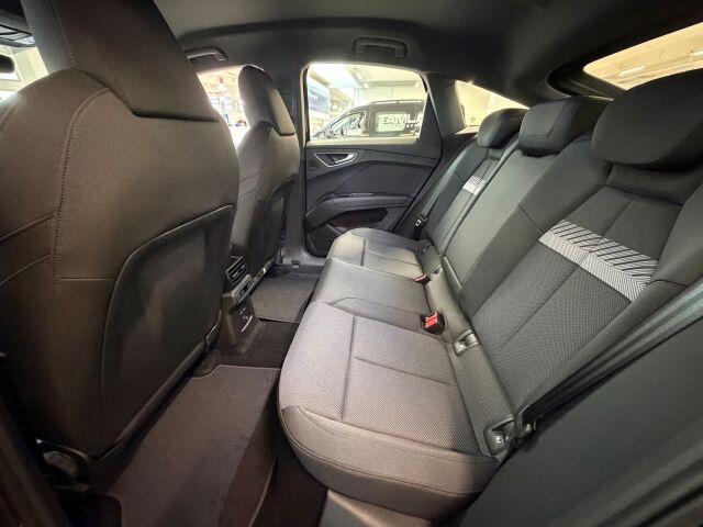 Audi Q4 e-tron 2026 Sportback 45 e-tron quattro Vorsprung Edition, Takuu 5-vuotta / 100.000 km