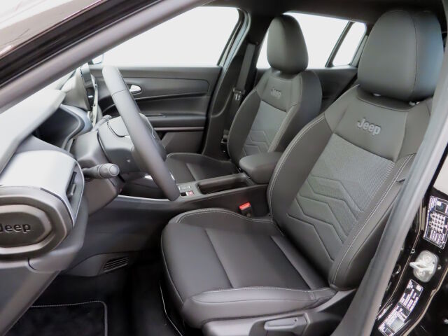 Jeep Avenger 2026 e-Hybrid Automaatti Black Edition *Esittelyauto kaksilla renkailla