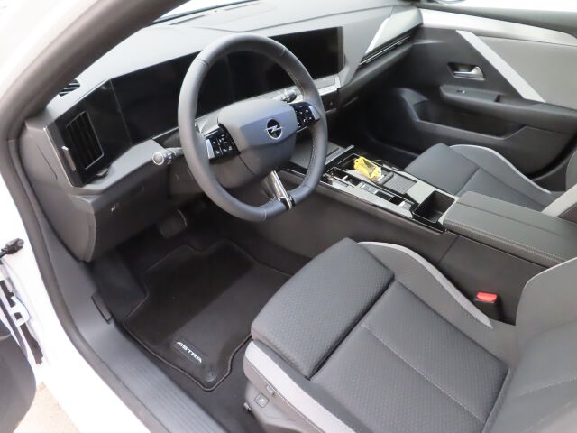 Opel Astra 2026 Sports Tourer Edition Plus Hybrid 145 Automaatti *Korko 1,9% + kulut *TÄHÄN AUTOON TALVIRENKAAT 399€