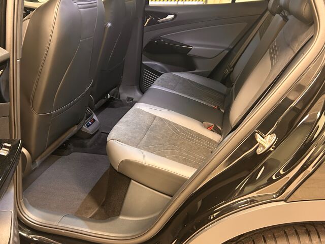 Volkswagen ID.4 2026 Pro 4MOTION Elegance Business 210 kW, akku 77 kWh