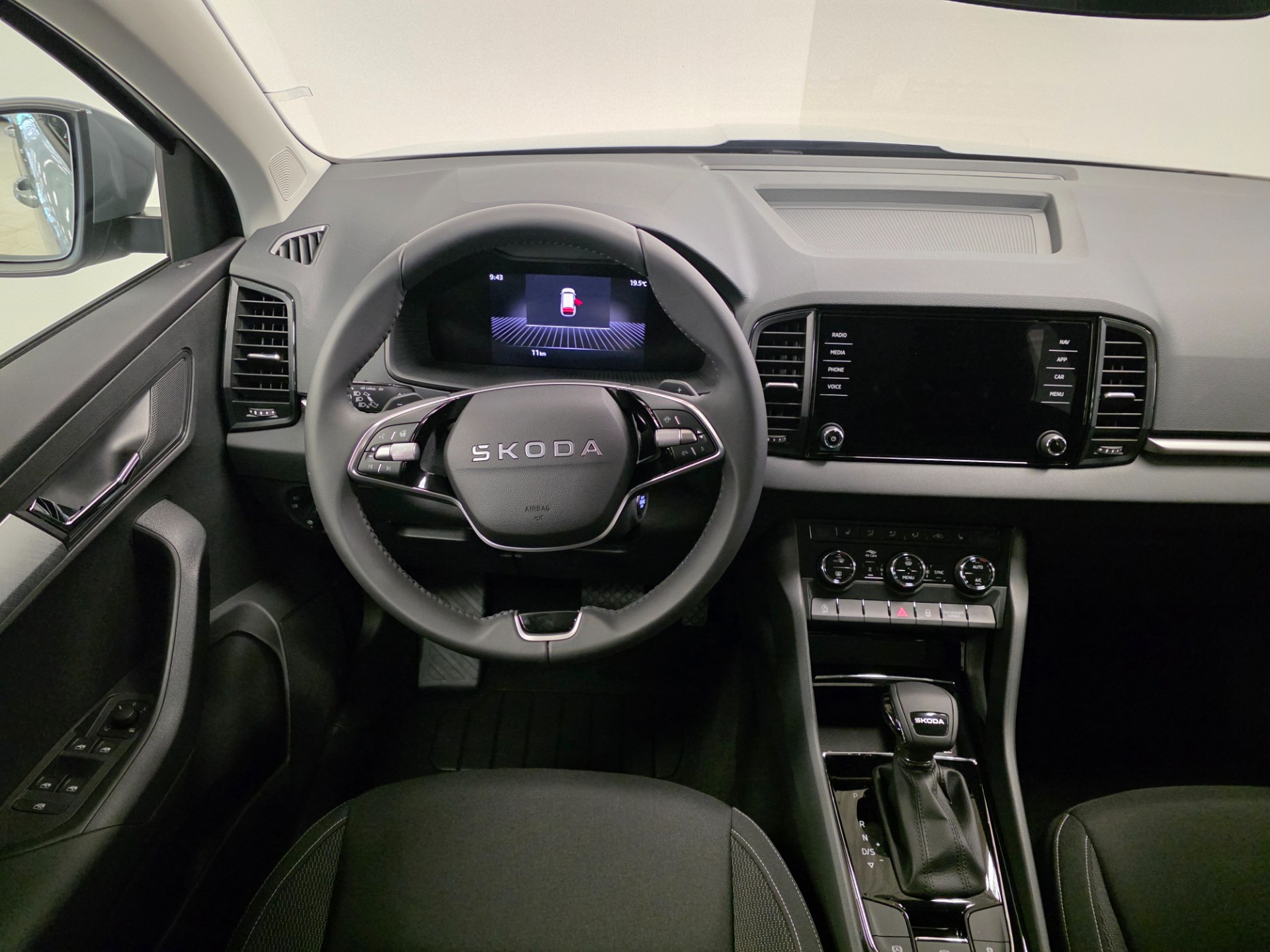 Skoda Karoq 1.5 TSI Selection DSG Autom. 2026, kuva 8/8