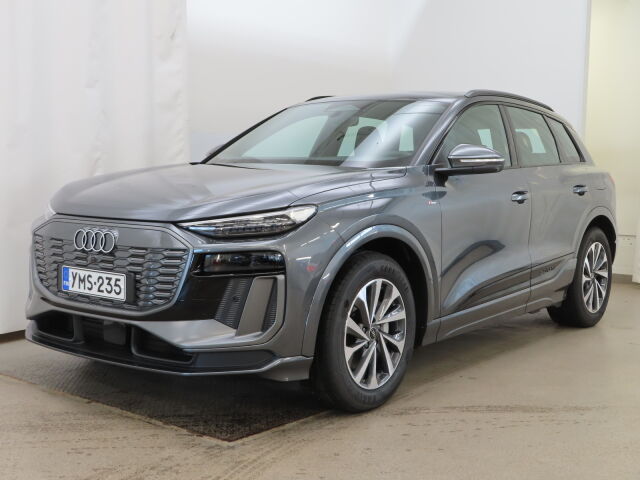 Audi Q6 e-tron 2026 quattro S line: Tehdastakuu viisi vuotta / 100 000km.
