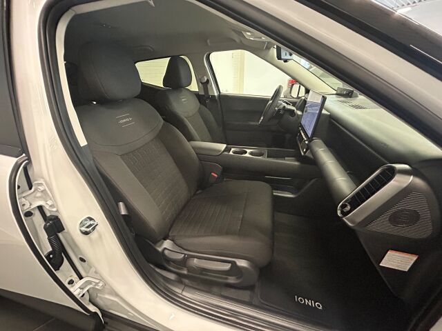 Hyundai IONIQ 3 2026 61 kWh 135 hv Trend / Navi / Adapt.vakkari / Kamera / Lämpöpumppu / 2 x renkaat /