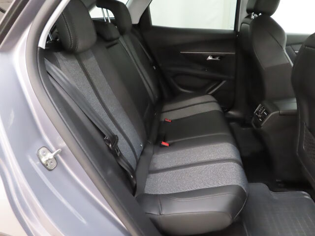 Peugeot 3008 2020 Allure PureTech 130 EAT8-automaatti