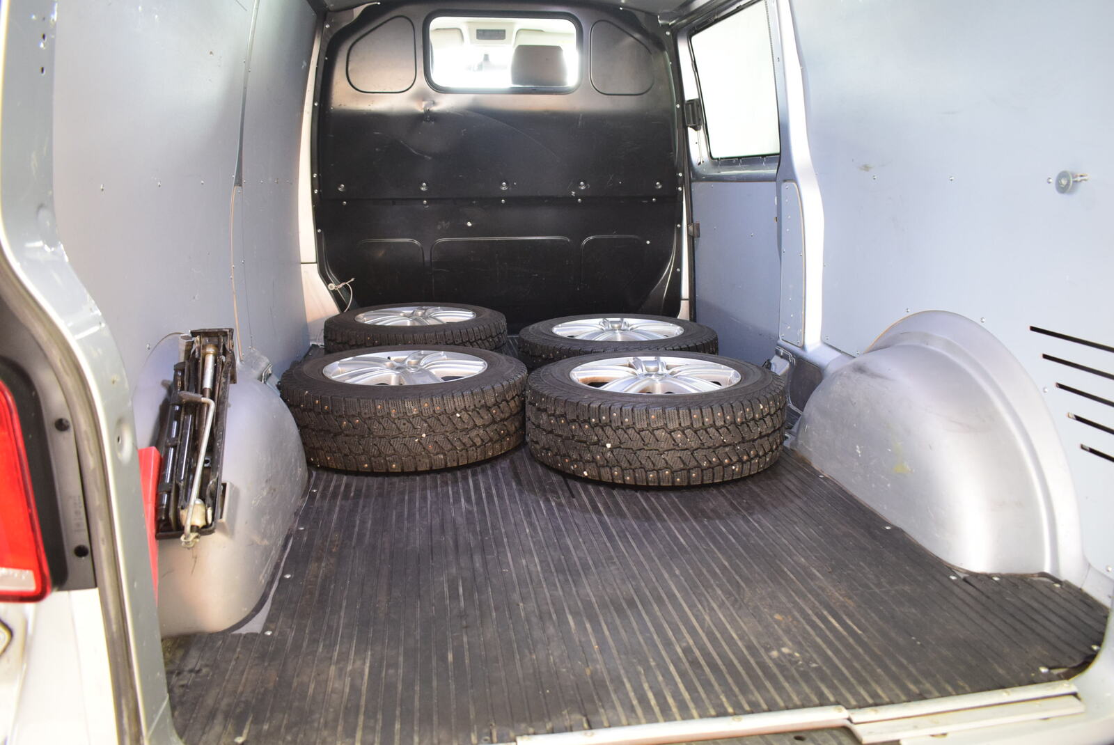 Volkswagen Transporter 2020, kuva 6/14