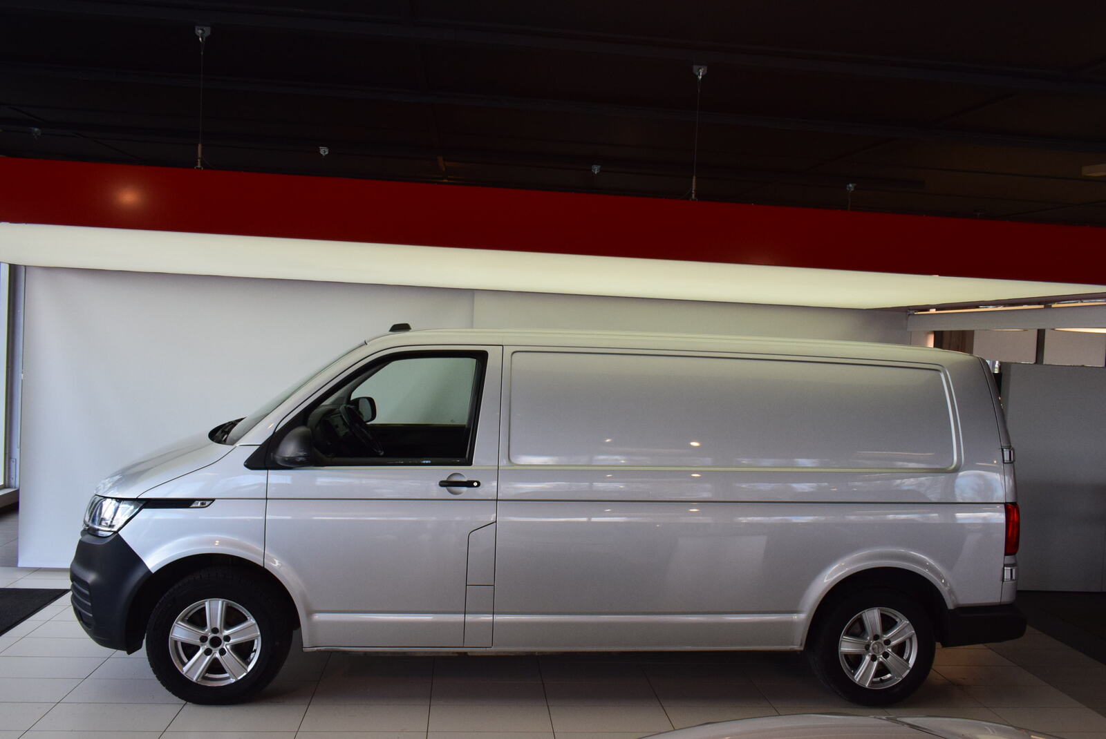 Volkswagen Transporter 2020, kuva 4/14