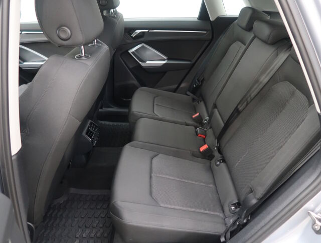 Audi Q3 2020 Business 35 TFSI 110 kW S tronic