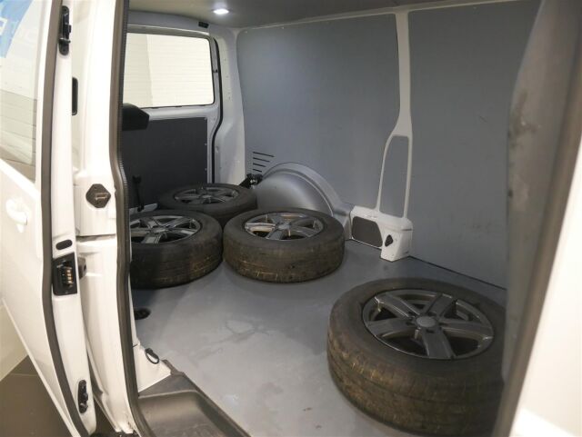VOLKSWAGEN Transporter 2021 umpipakettiauto Pitkä 2,0 TDI 110 kW 4Motion